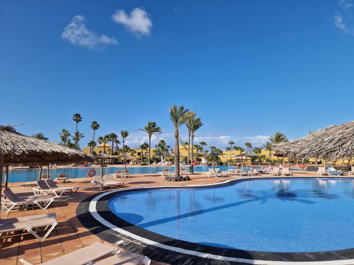 Casa Mari Y Jose Con Grandes Piscinas Y Wifi Gratis Apartment Коралео Екстериор снимка